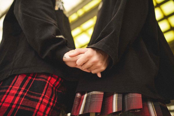 fashion-kratka-ili-duga-karirana-suknja-modnialmanah