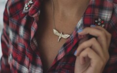 fashion-ogrlica-izrez-modnialmanah