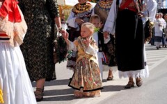 vinkovačke-jeseni-tradicija-djeca-vinkovci-modnialmanah