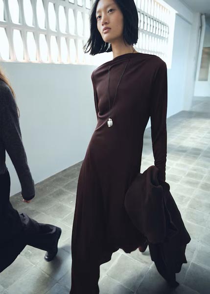 fashion-haljine-s-izrezom-mango-posebne-prilike-modnialmanah