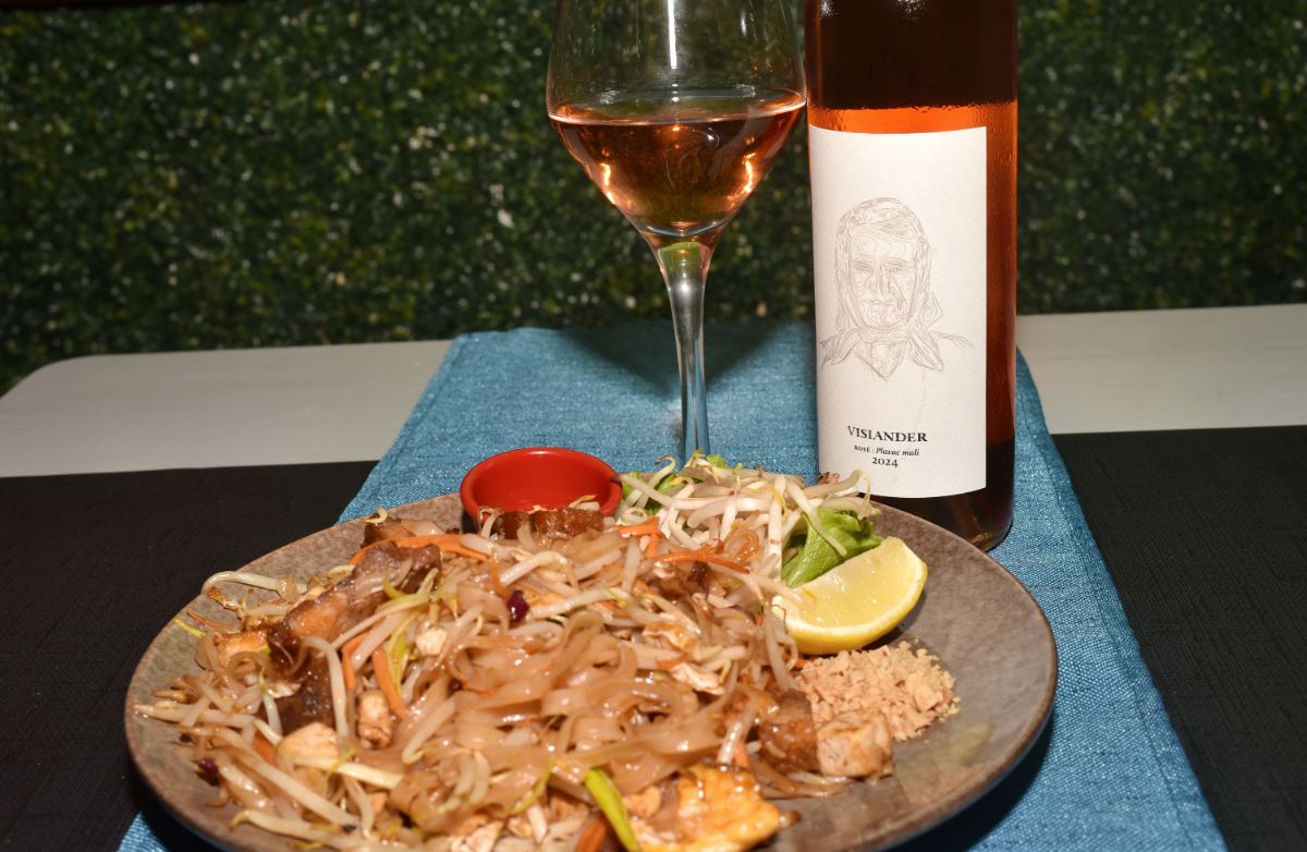 vino-uz-žlicu-thai-me-up-by-lira-wine-enogastronomija-modnialmanah