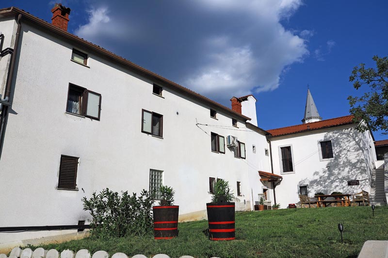 Wellba-Homestead-lifestyle-vipavska-dolina-planine-slovenija-modnialmanah