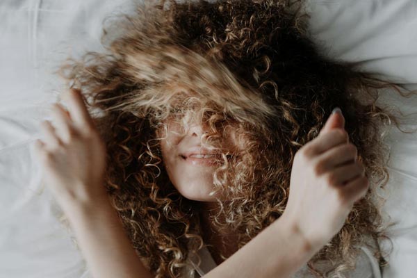 kovrčava-kosa-beauty-modnialmanah