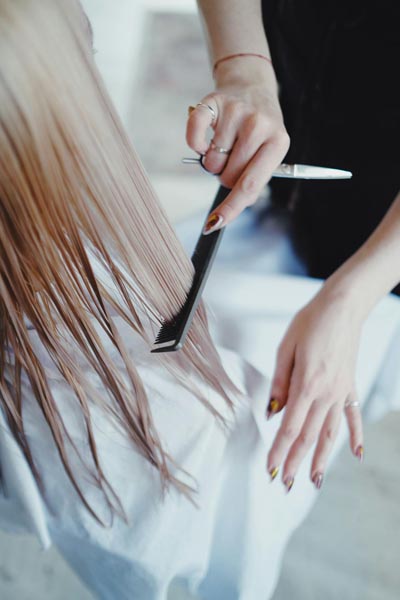 beauty-kosa-vrhovi-frizerka-skraćivanje-modnialmanah
