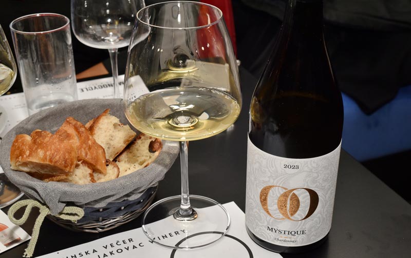 vina-jakovac-monocycle-bar-eno-gastro-modnialmanah