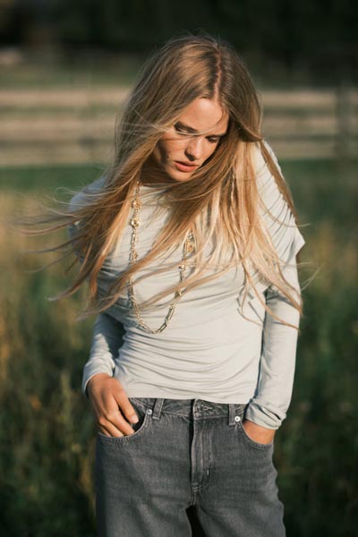 fashion-majica-spuštena-ramena-H&M-modnialmanah