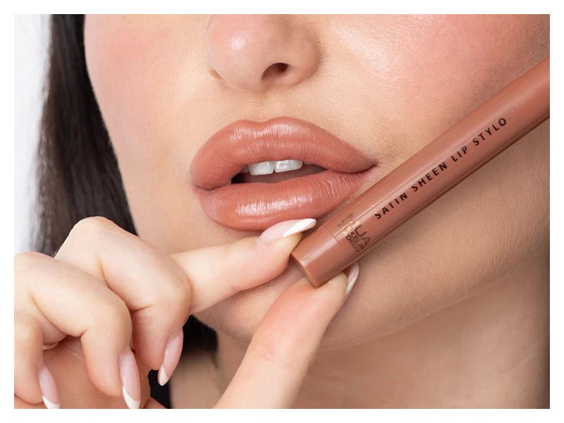 mua-makeup-academy-beauty-modnialmanah