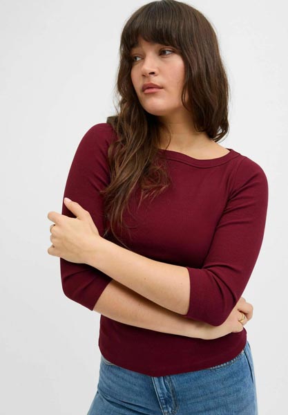 fashion-crvena-u-boji-vina-modnialmanah