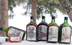 cvet-gora-tanja-rebolj-zgornje-jezersko-likeri-modnialmanah-gastronomija