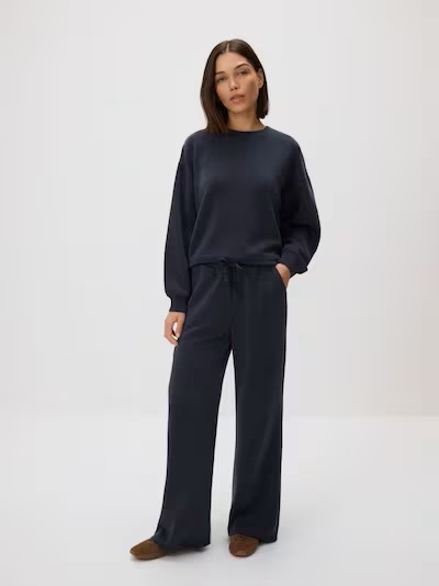 fashion-trenirka-reserved-modnialmanah
