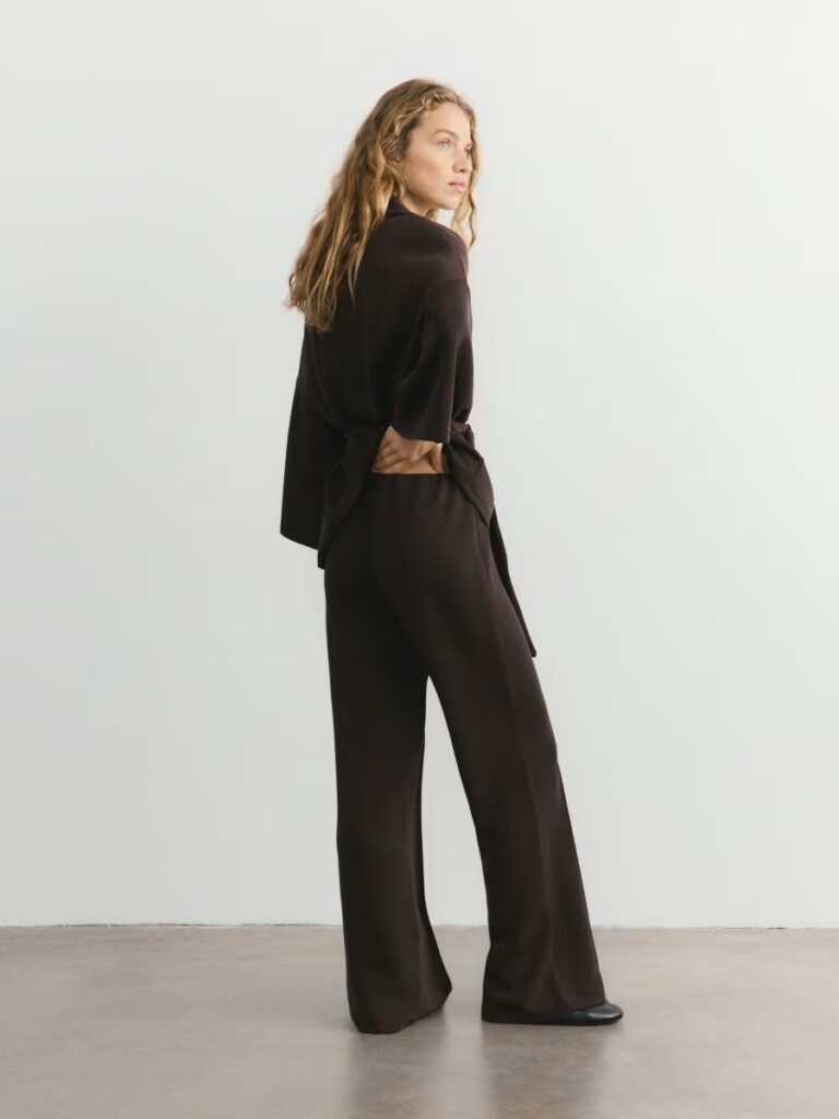 fashion-trenirka-reserved-modnialmanah
