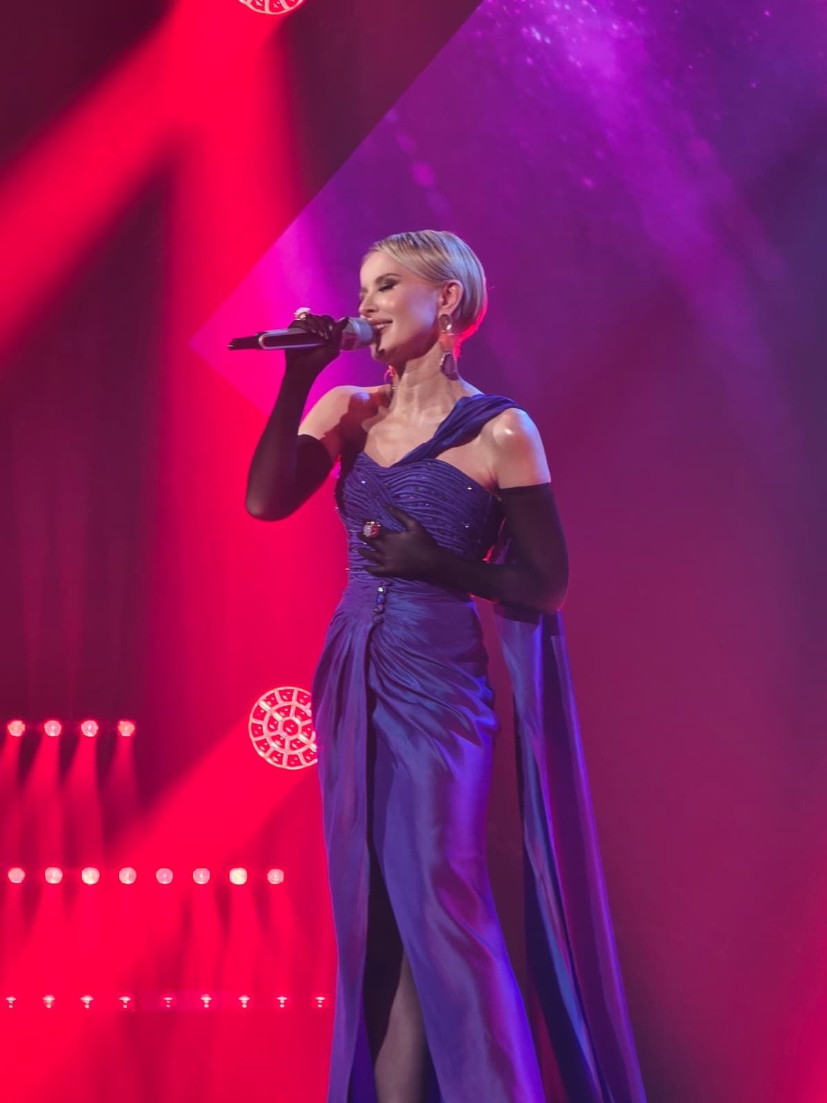 danijela-martinović-dora-haljina-fashion-modnialmanah
