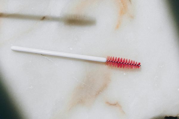 beauty-silikonski-češalj-trepavice-modnialmanah