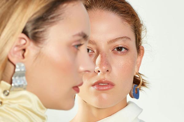 fashion-asimetrija-uši-modnialmanah