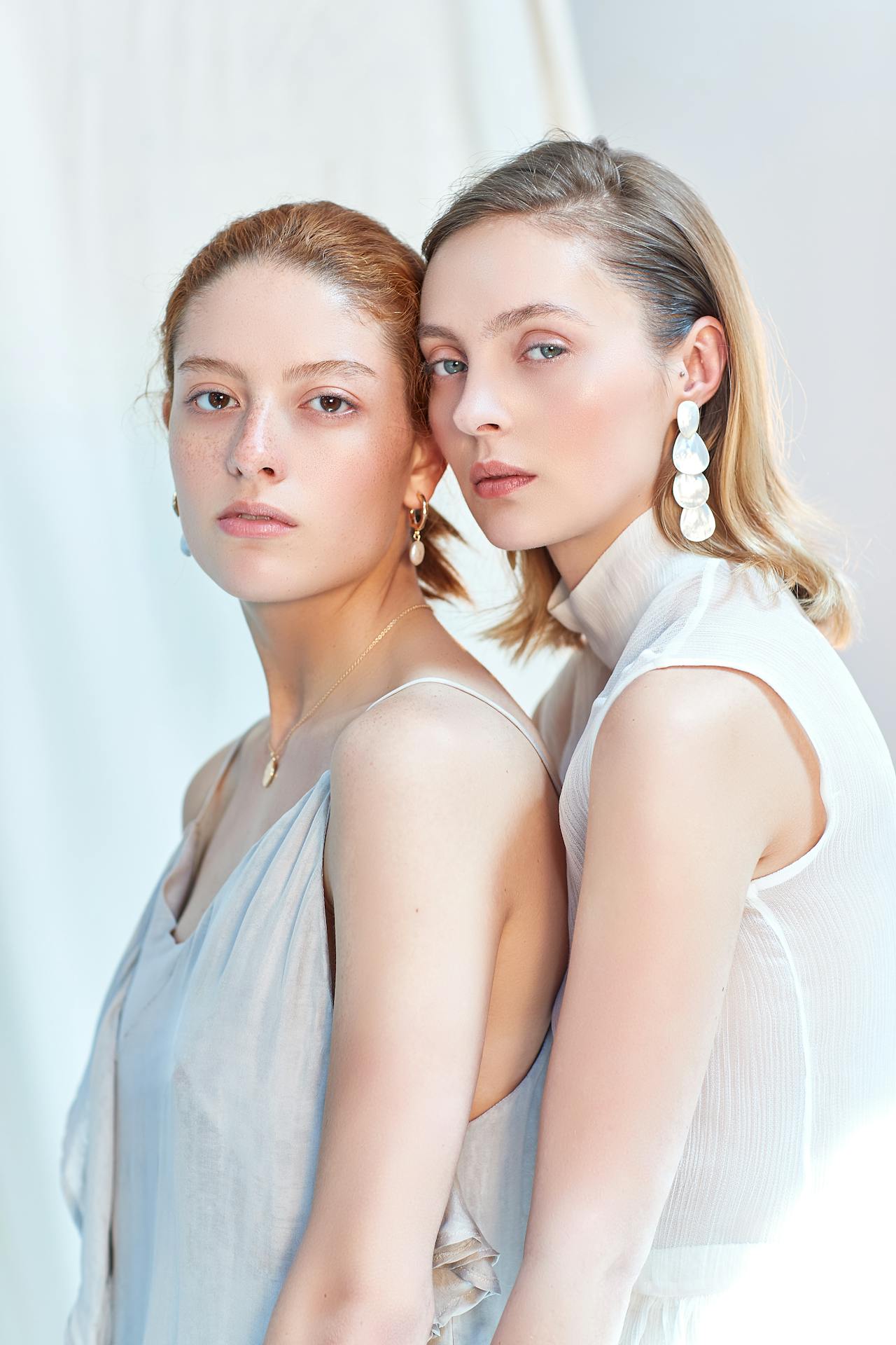 fashion-asimetrija-uši-modnialmanah