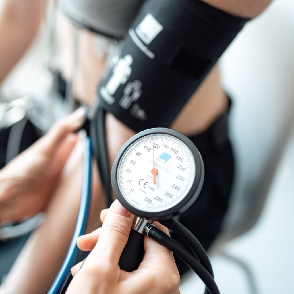 poliklinika-sinteza-srce-zdravlje-modnialmanah