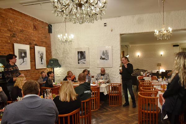 vino-uz-žlicu-gastronomija-bistro-fotić-modnialmanah