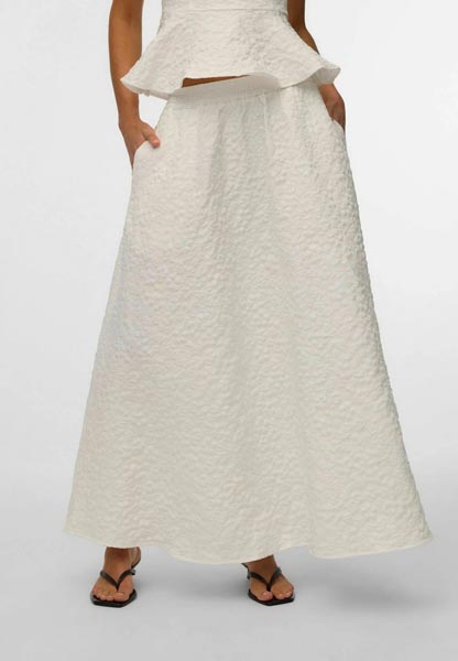 široki-bokovi-retro-suknja-zalando-modnialmanah