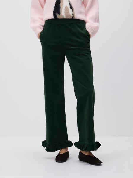 fashion-hlače-s-volanima-nogavice-modnialmanah