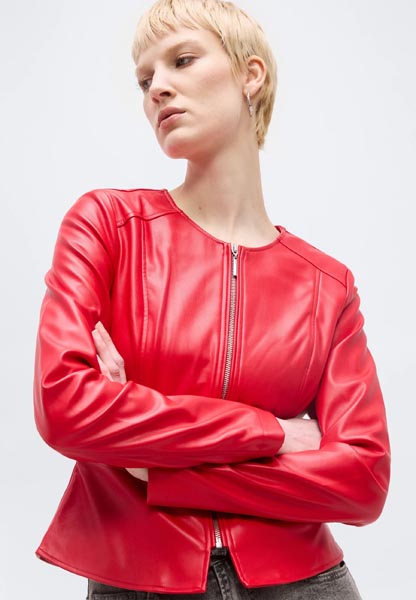 fashion-crvena-boja-total-look-modnialmanah