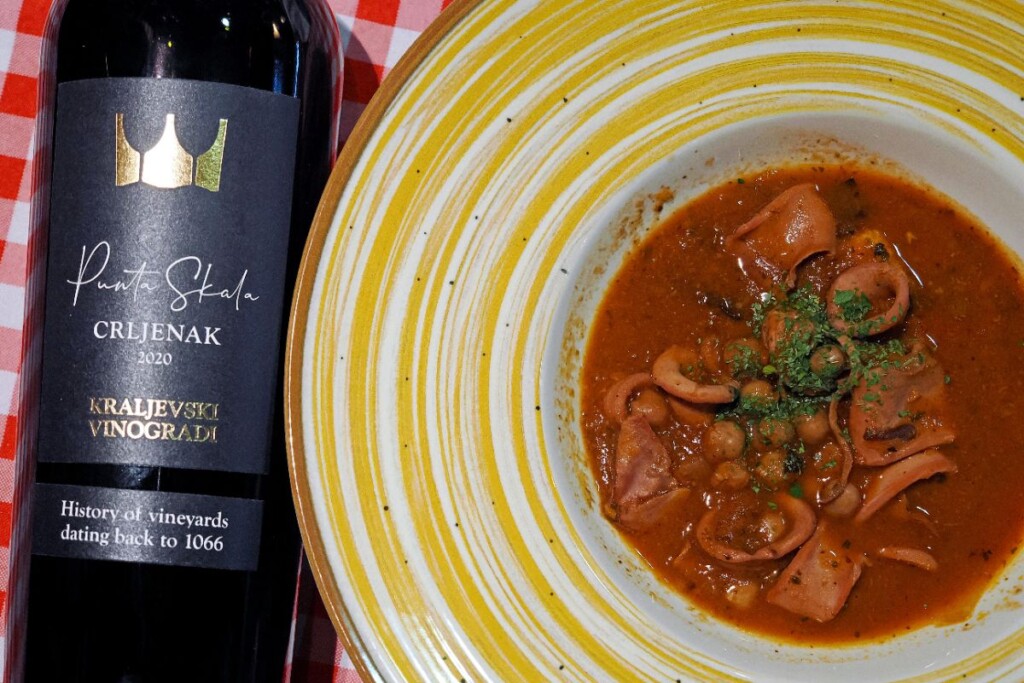 vino-uz-žlicu-gableraj-poma-modnialmanah-eno-gastro