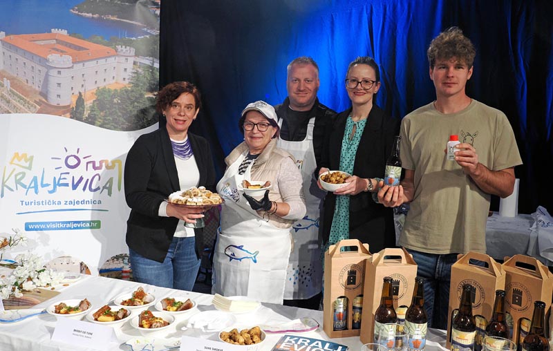 gastronomija-rijeka-modnialmanah-mozaik-okusa-kvarnera-kvarner-za-stolom