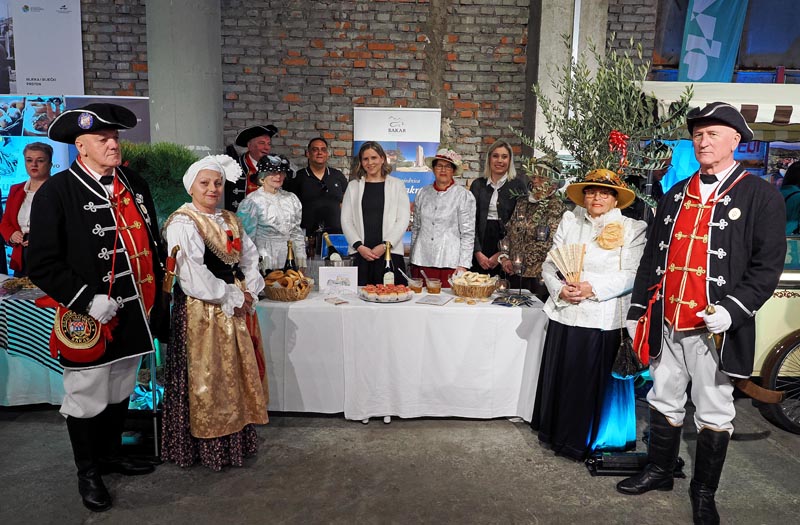 gastronomija-rijeka-modnialmanah-mozaik-okusa-kvarnera-kvarner-za-stolom