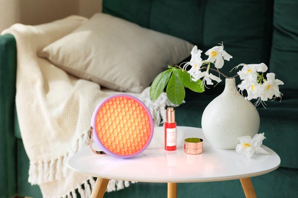 UFO-Advanced-LED-Lighthouse-Panel-foreo-modnialmanah-beauty