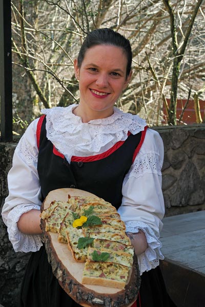 bribirski-tradicionalni-prisnac-vinodolske-općine-vinodol-modnialmanah