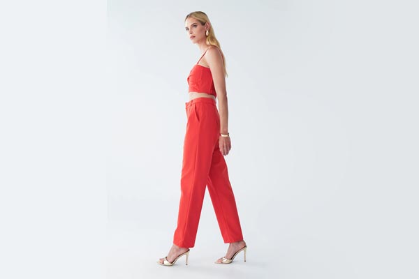 fashion-crvena-boja-total-look-modnialmanah