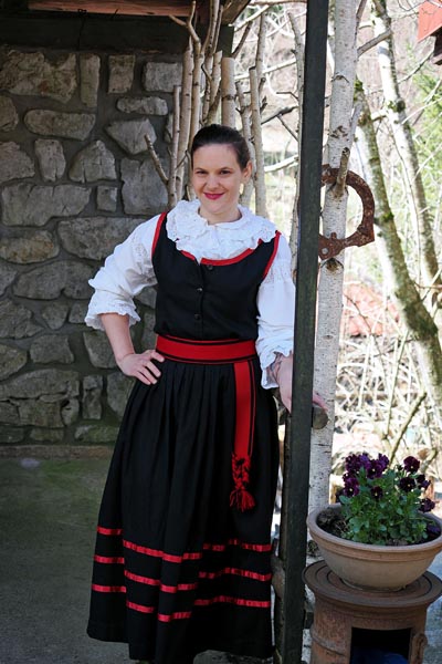 bribirski-tradicionalni-prisnac-vinodolske-općine-vinodol-modnialmanah