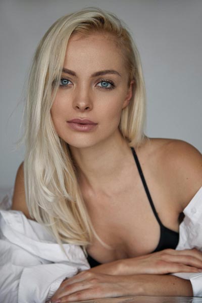 beauty-make-up-šminka-dekolte-modnialmanah