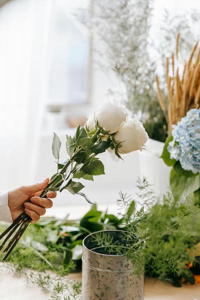 savjet-cvijeće-buket-cvjećarka-modnialmanah