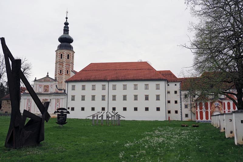 kostanjevica-na-krki-lifestyle-galerija-božidar-jakac-modnialmanah