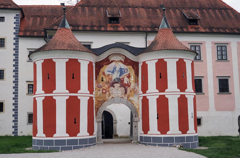 kostanjevica-na-krki-lifestyle-galerija-božidar-jakac-modnialmanah