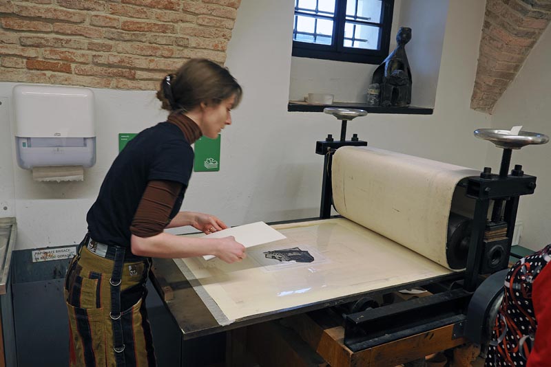 kostanjevica-na-krki-lifestyle-galerija-božidar-jakac-modnialmanah