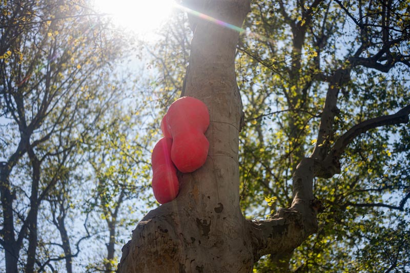 Održiva-umjetnost-u-javnom-prostoru-Oblo-fontana-izlazeceg-sunca-modnialmanah-lifestyle