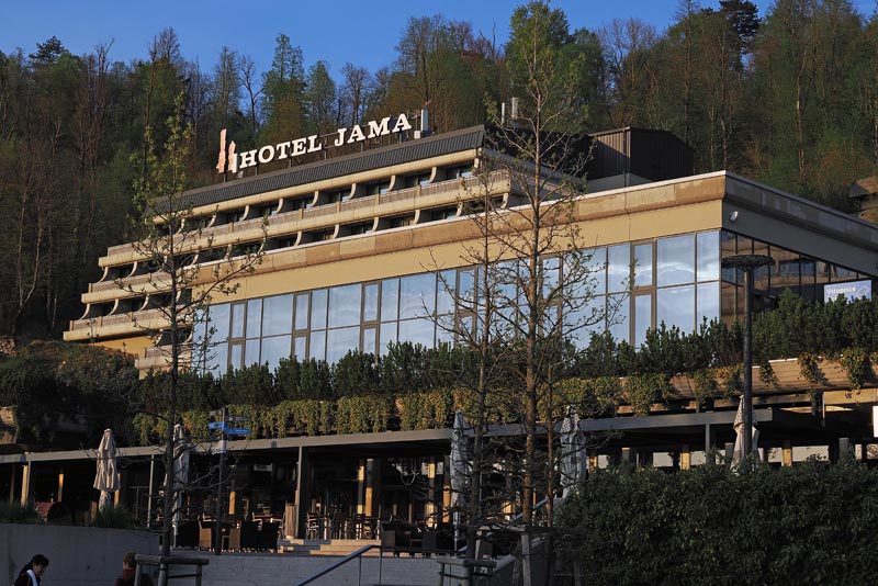 postojnska-jama-lifestyle-hotel-jama-predjamski-grad-izlet-vikend-modnialmanah