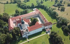 kostanjevica-na-krki-lifestyle-galerija-božidar-jakac-modnialmanah