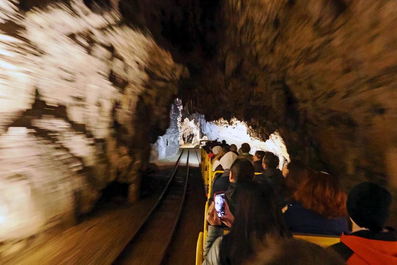 postojnska-jama-lifestyle-hotel-jama-predjamski-grad-izlet-vikend-modnialmanah