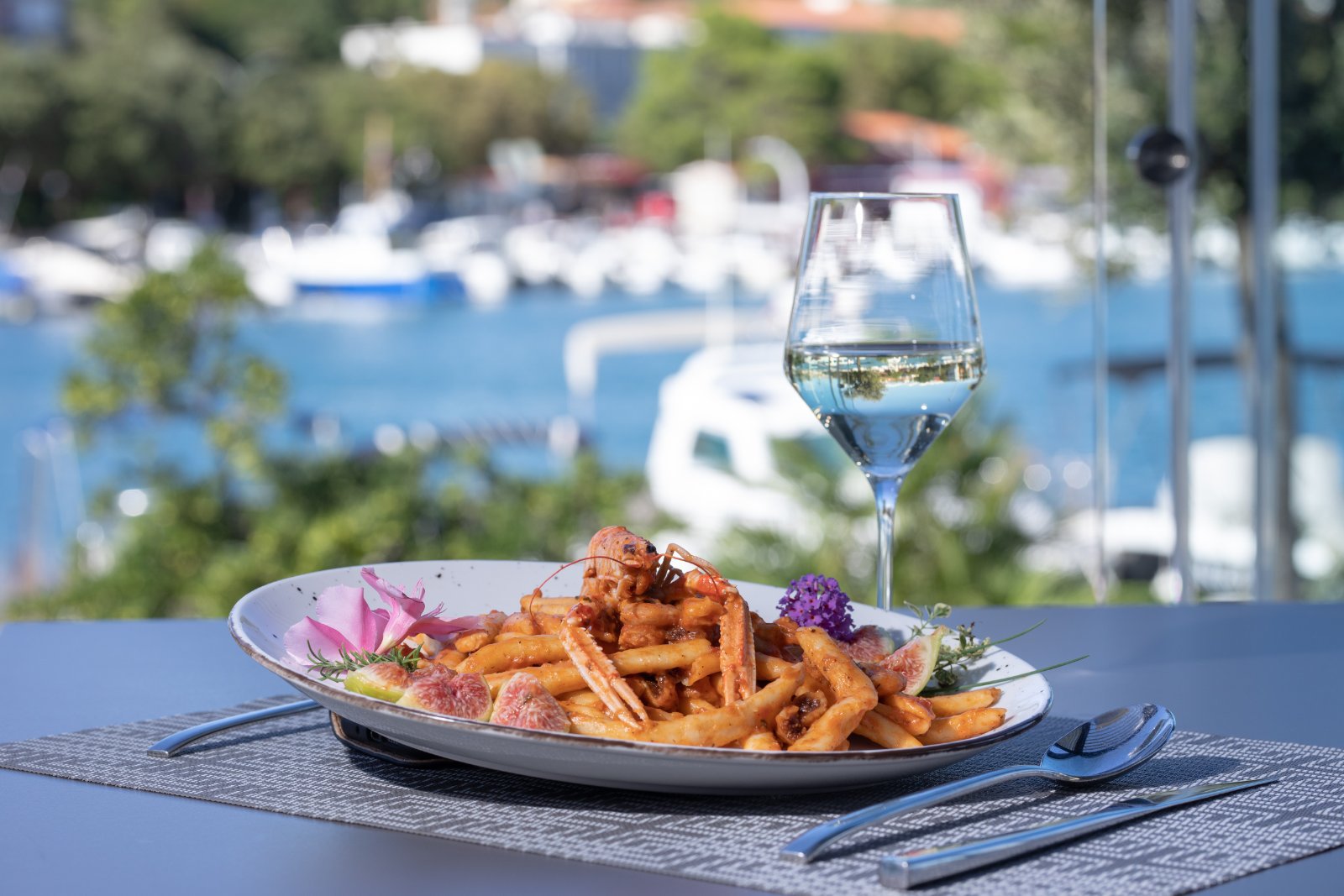Travel-to-Taste-Krk-Put-do-okusa-Krka-gastronomija-modnialmanah