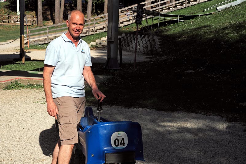 Summer-tobogganing-straža-Bled-lifestyle-sanjkanje-ljeto-modnialmanah