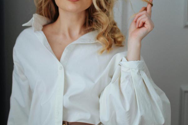 fashion-bijela-košulja-modnialmanah