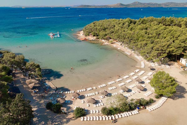 pine-beach-resort-pakoštane-modnialmanah-lifestyle