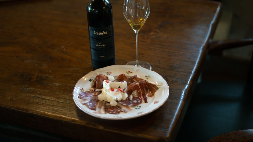 petrač-vinarija-pro-wine-terroir-u-casi-i-na-tanjuru-gastro-modnialmanah