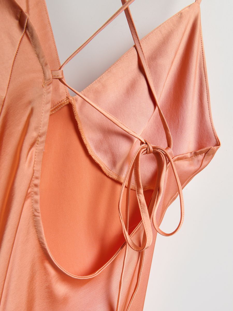 fashion-reserved-slip-haljine-modnialmanah