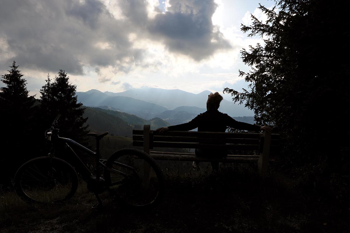 cerkno-postojna-planina-priroda-izlet-adrenalin-slovenija-modnialmanah-bicikl