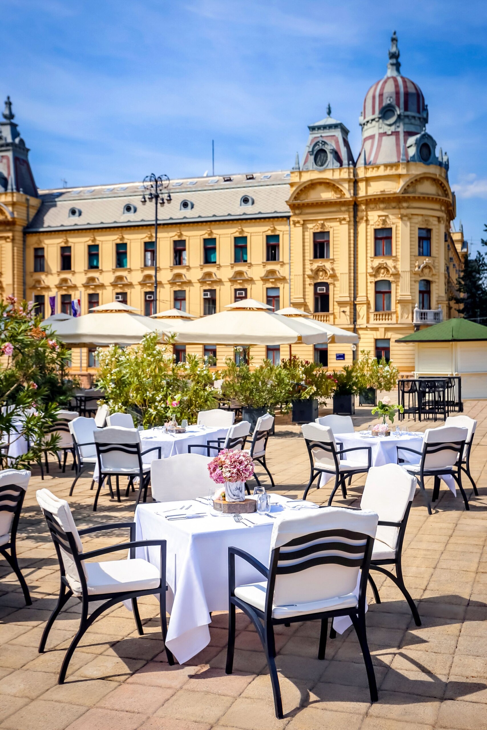 gastro-esplanada-Oleander-terasa-Esplanade-Zagreb-hotel-modnialmanah