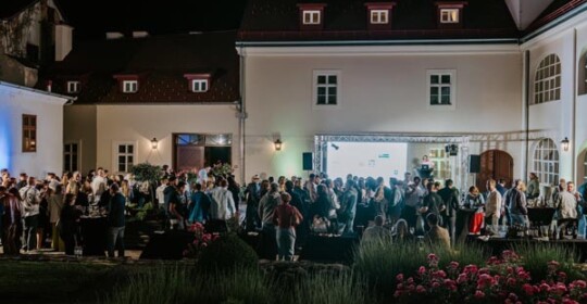 Graševina-Night-Garden-gastro-modnialmanah-wine-vino-kutjevo