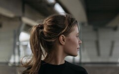 beauty-frizura-pegla-bore-briše-godine-modnialmanah